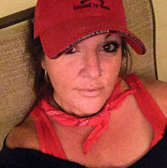 Meet your Posher, Leah - Picture 1 of 1